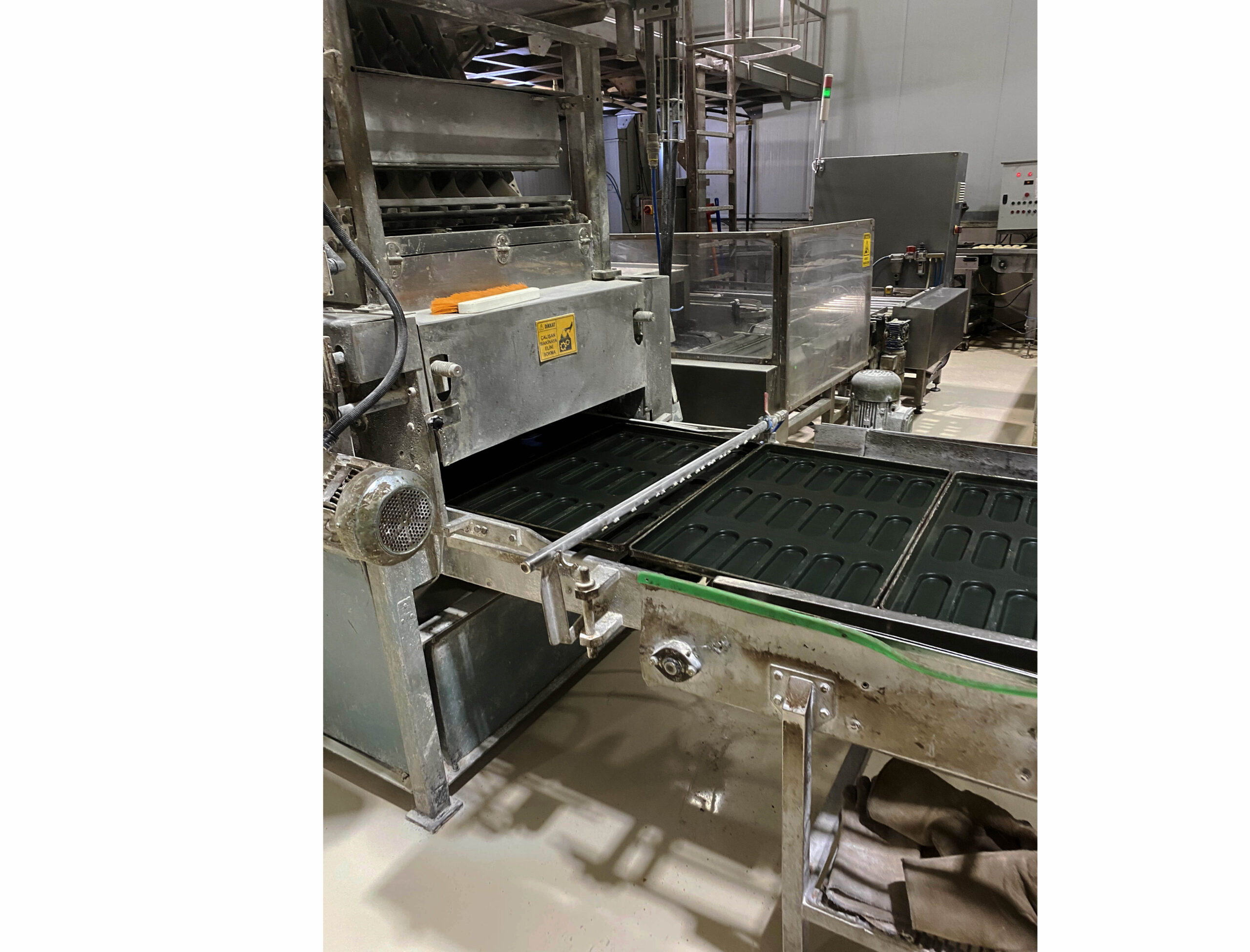 AMF bun make-up line